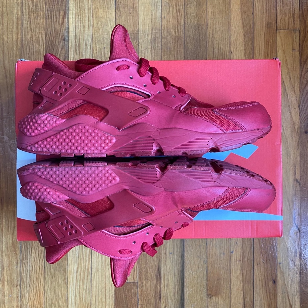 Air Huarache “Triple Red” size 10.5M